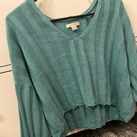 American Eagle Cropped Sweater - Picture 2 of 3
